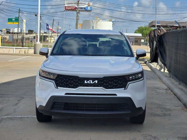 Used 2023 Kia Sorento LX FWD image 2