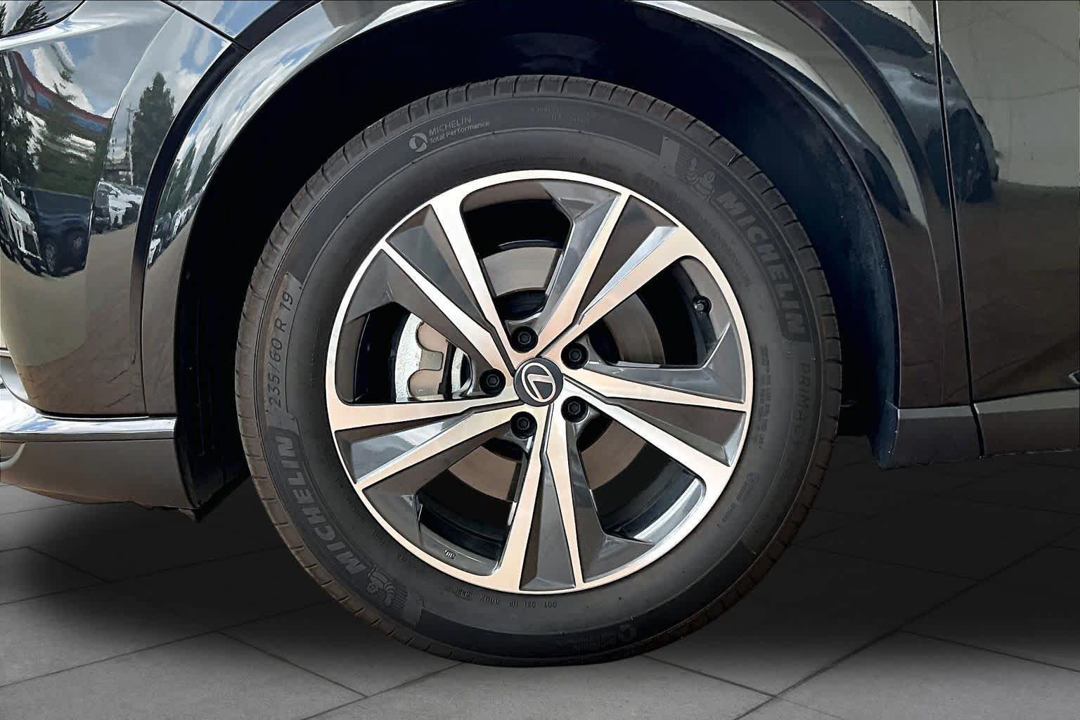 Used 2026 Lexus RX 350 Premium w/ Convenience Package FWD image 9