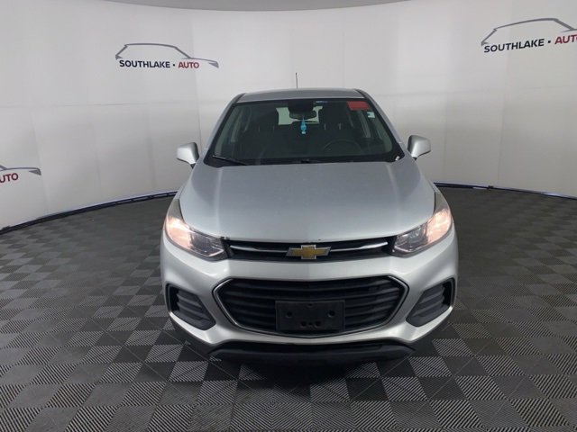 Used 2017 Chevrolet Trax LS image 2