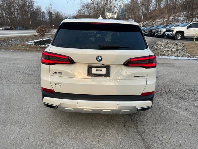 Used 2022 BMW X5 xDrive40i w/ Premium Package image 4