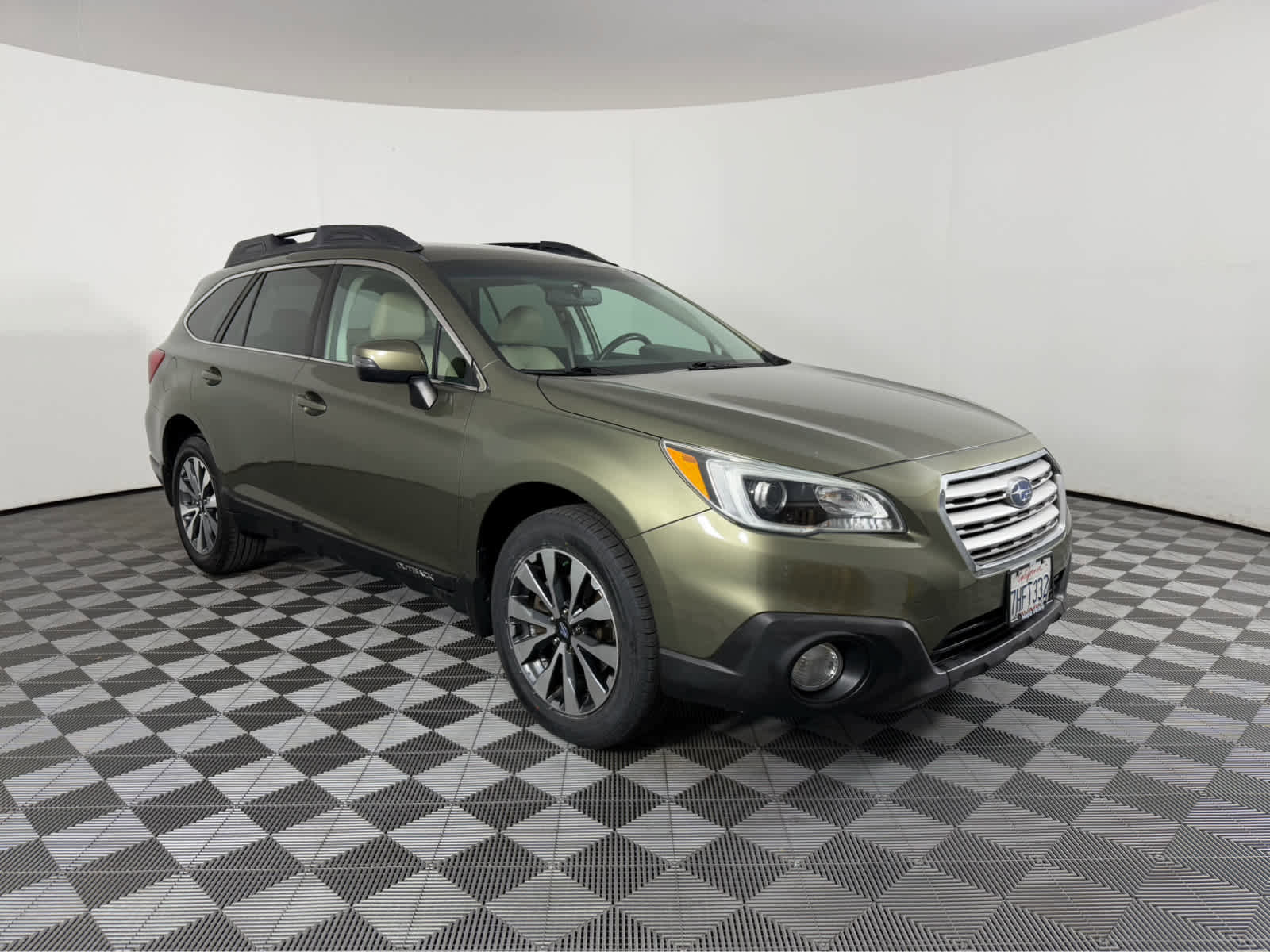 Used 2015 Subaru Outback 2.5i Limited image 1