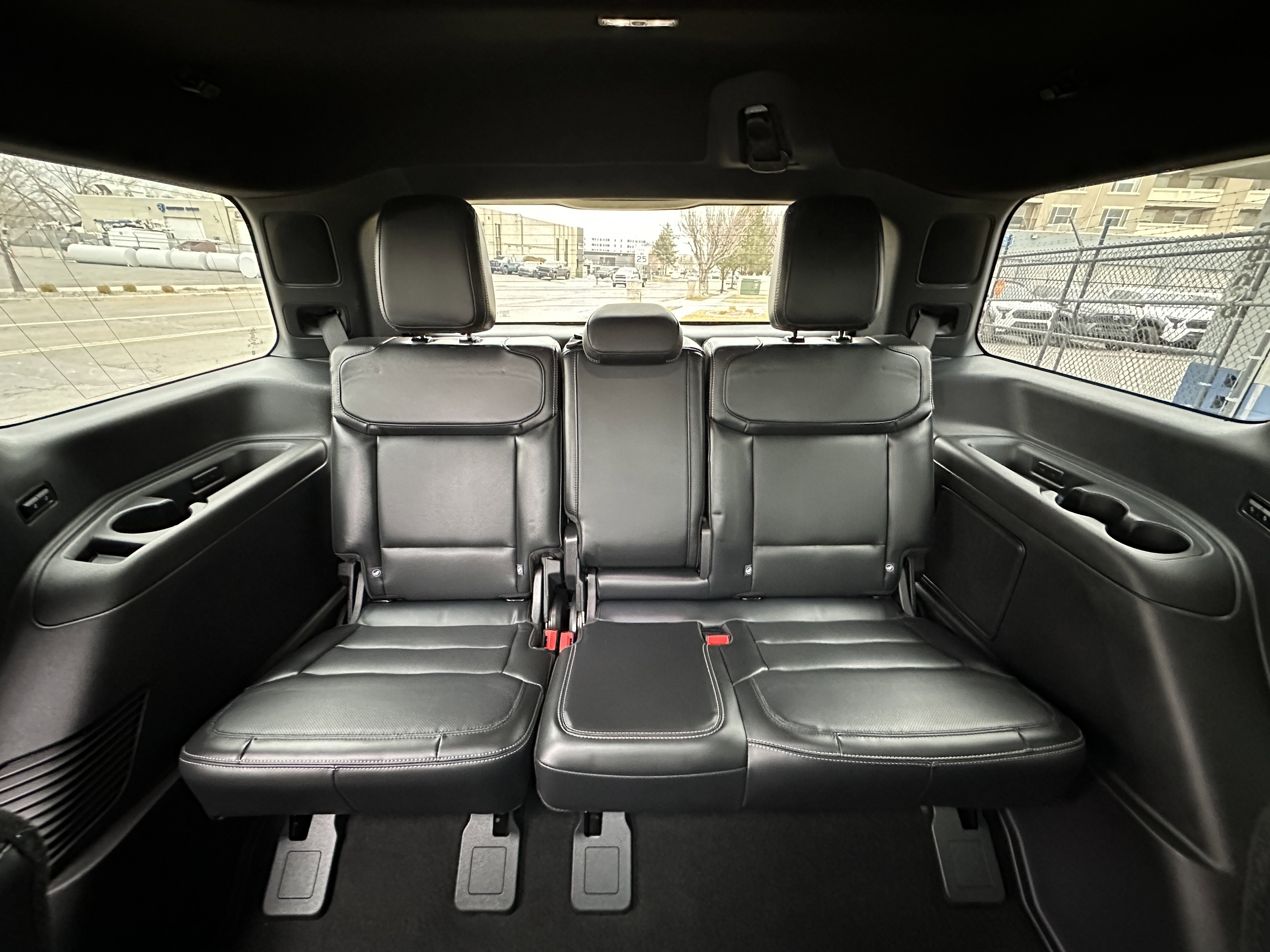 Used 2025 Ford Expedition Platinum w/ Stealth Appearance Package AWD/4WD image 73