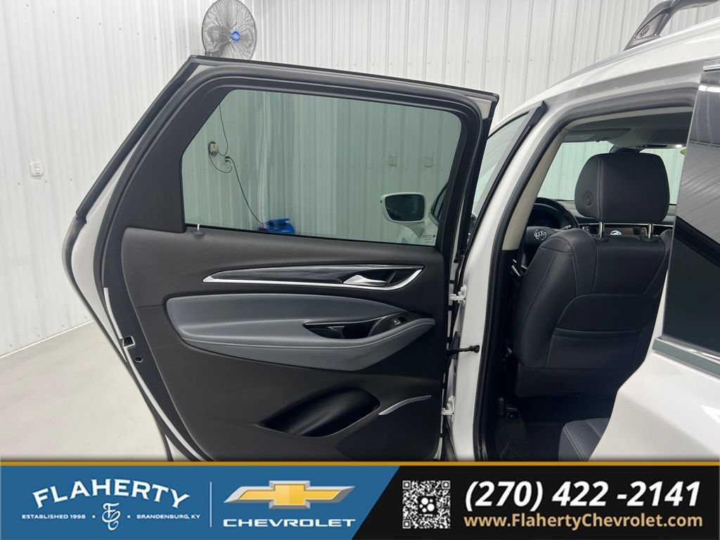 Used 2018 Buick Enclave Premium w/ LPO, Hit The Road Package AWD/4WD image 10