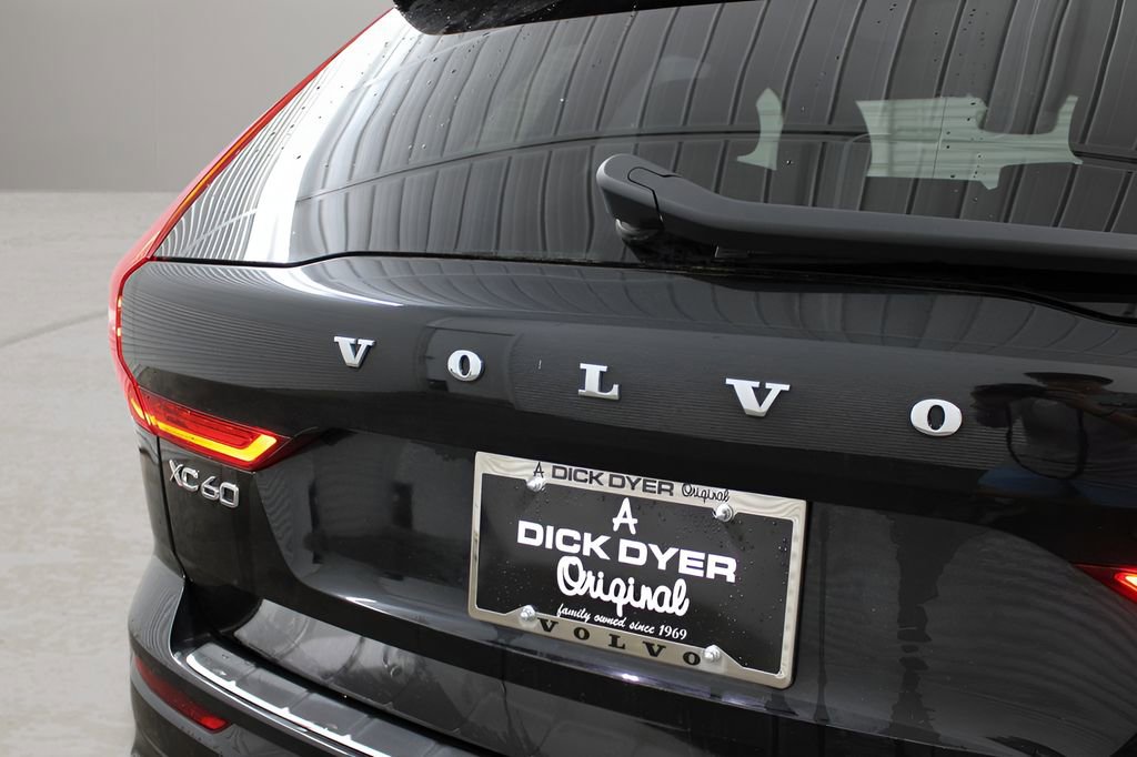Used 2025 Volvo XC60 B5 Ultra AWD/4WD image 40