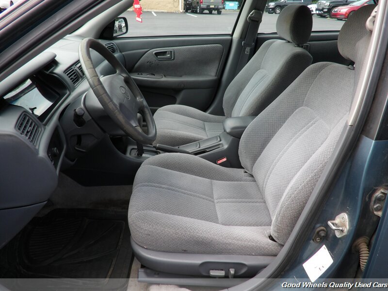 Used 2001 Toyota Camry LE FWD image 6