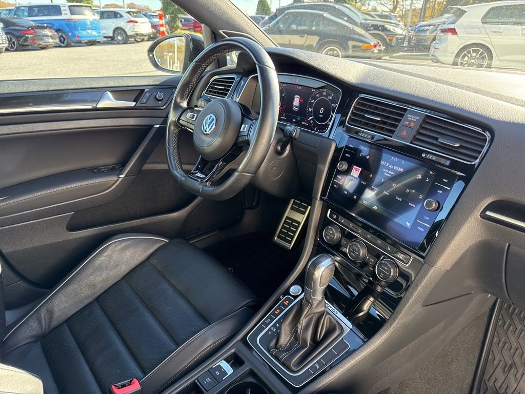 Used 2019 Volkswagen Golf R 4-Door image 31
