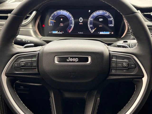 Used 2025 Jeep Grand Cherokee Altitude AWD/4WD image 23