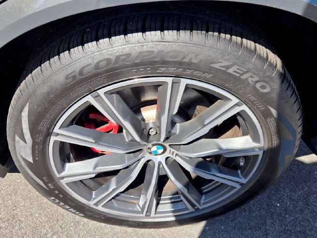 Used 2025 BMW X5 xDrive40i w/ M Sport Package AWD/4WD image 10