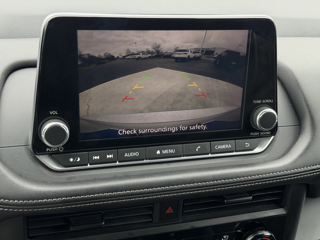 Used 2024 Nissan Rogue S image 31