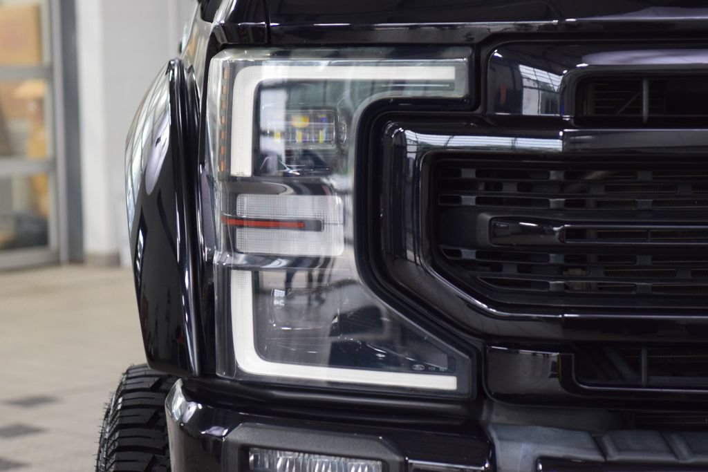 Used 2022 Ford F250 Lariat w/ Black Appearance Package AWD/4WD image 12
