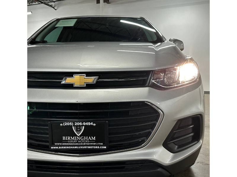 Used 2018 Chevrolet Trax LS FWD image 5