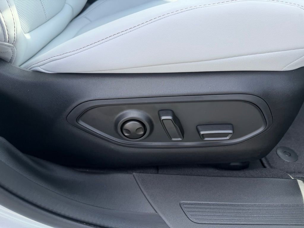 New 2026 Jeep Cherokee Limited image 32