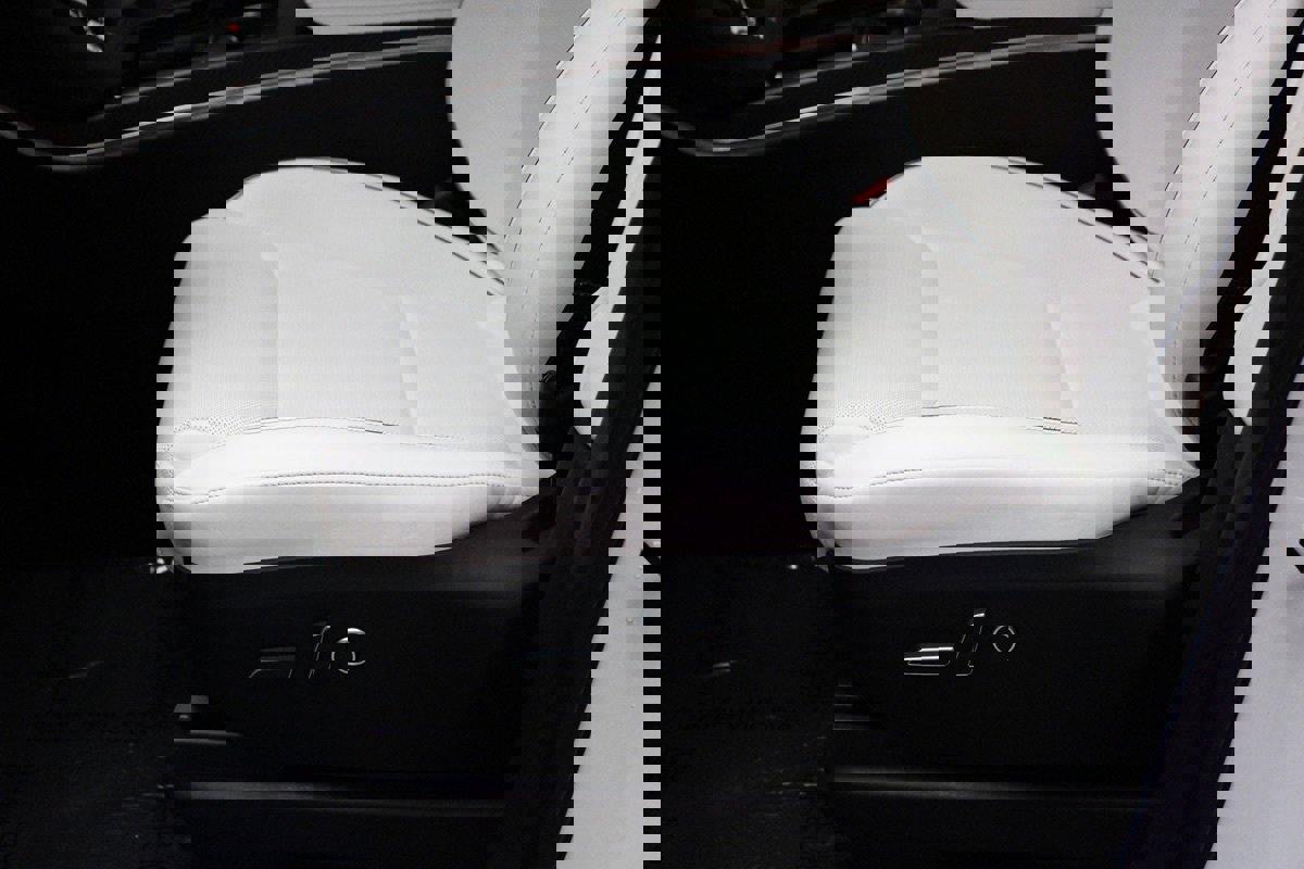 Used 2022 Tesla Model X Plaid image 34