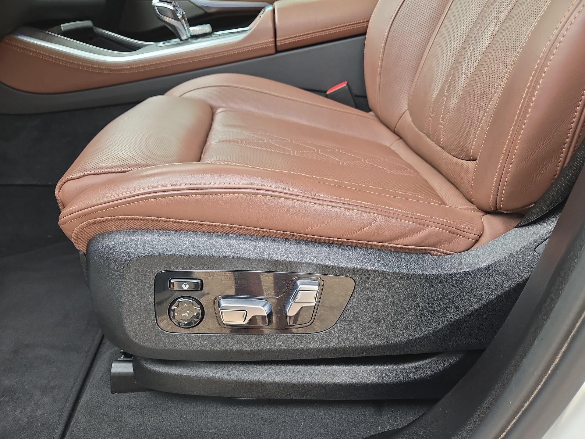 Used 2023 BMW X5 M50i w/ Executive Package AWD/4WD image 17