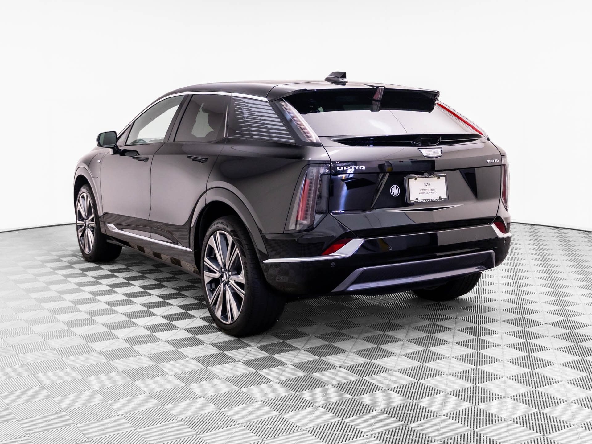 Used 2025 Cadillac Optiq Luxury 2 AWD/4WD image 3