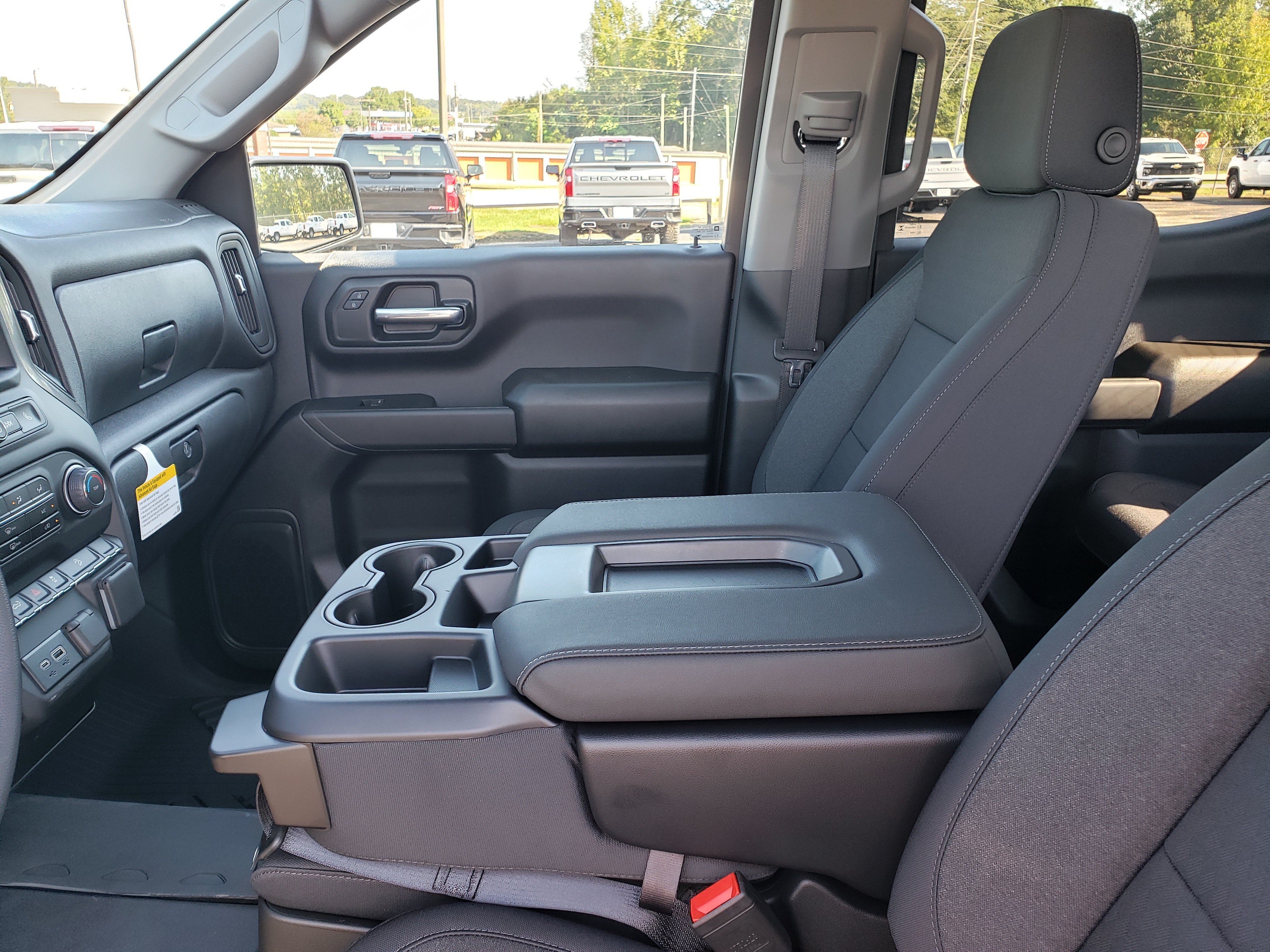 New 2026 Chevrolet Silverado 1500 Custom Trail Boss w/ LPO, Dark Essentials Package AWD/4WD image 23