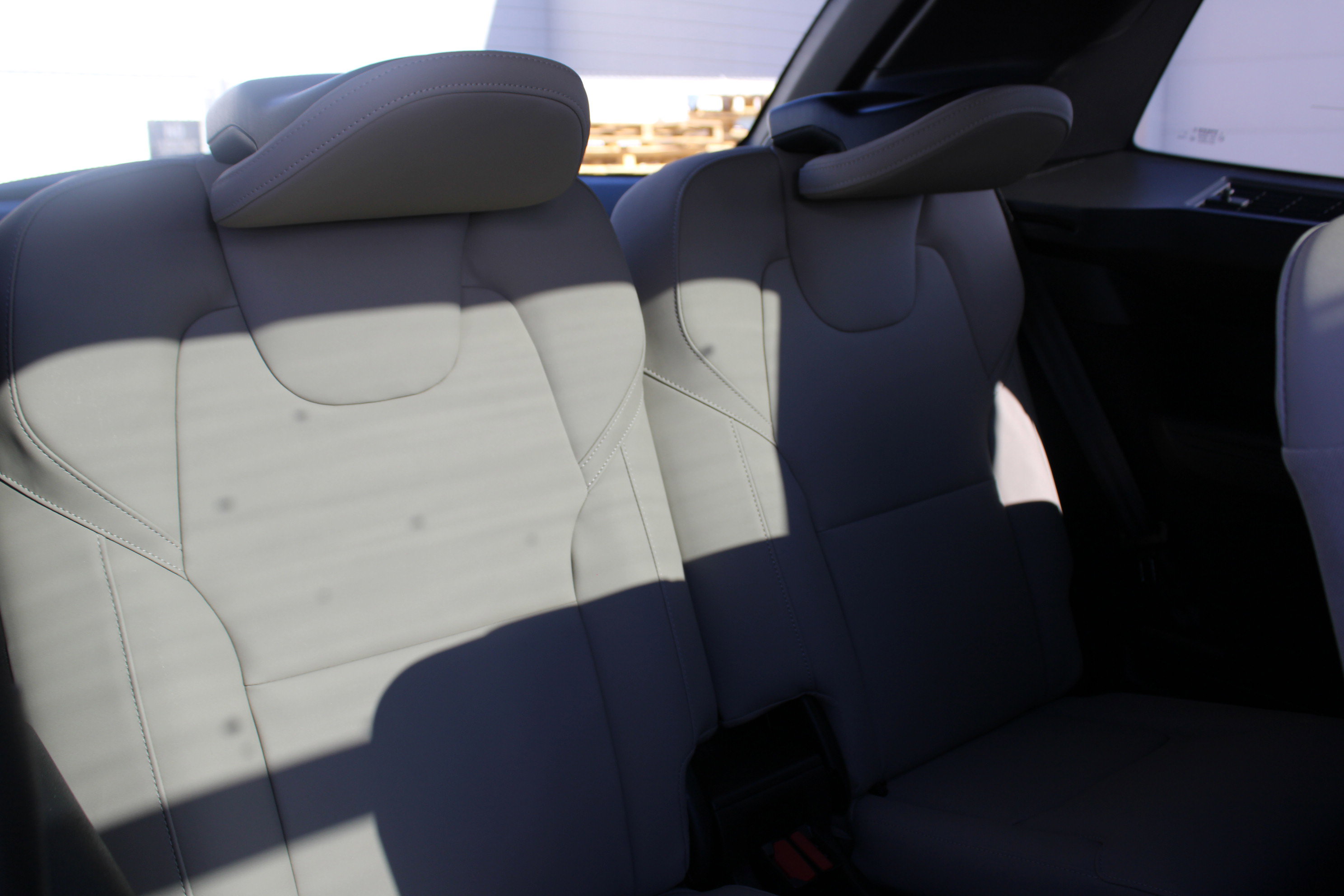 New 2026 Volvo XC90 T8 Plus w/ Protection Package Premier AWD/4WD image 44