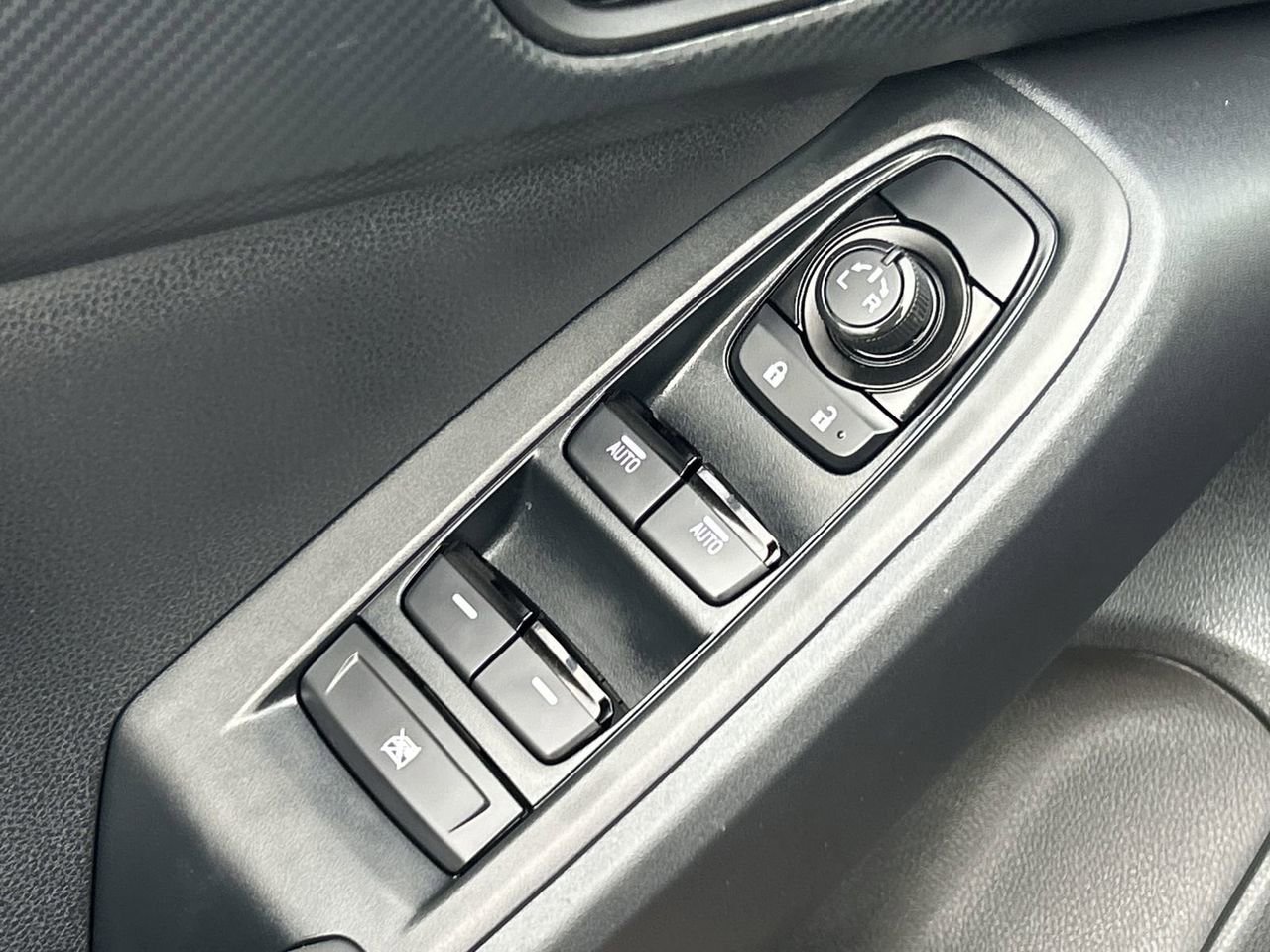 Certified 2025 Subaru Crosstrek 2.0i Premium AWD/4WD image 18