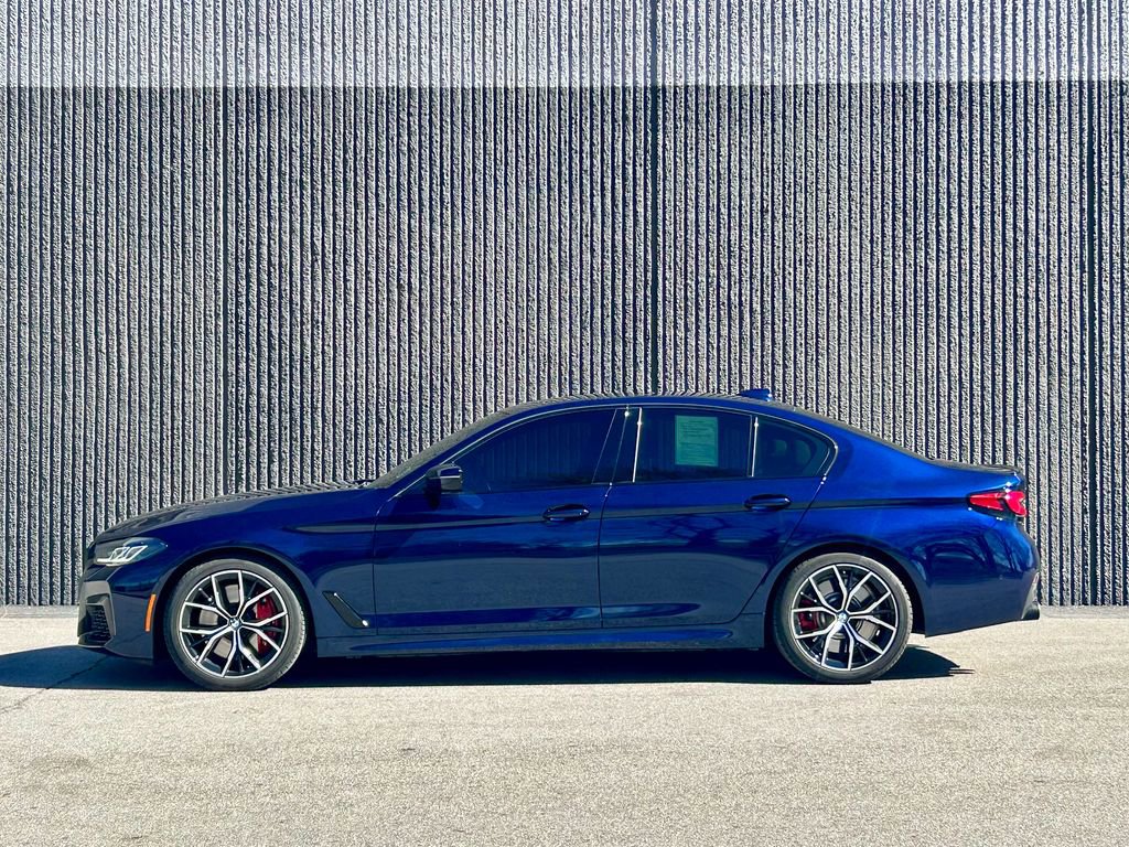 Used 2023 BMW M550i xDrive image 3