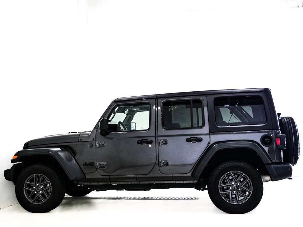 Used 2025 Jeep Wrangler Unlimited Sport AWD/4WD image 6