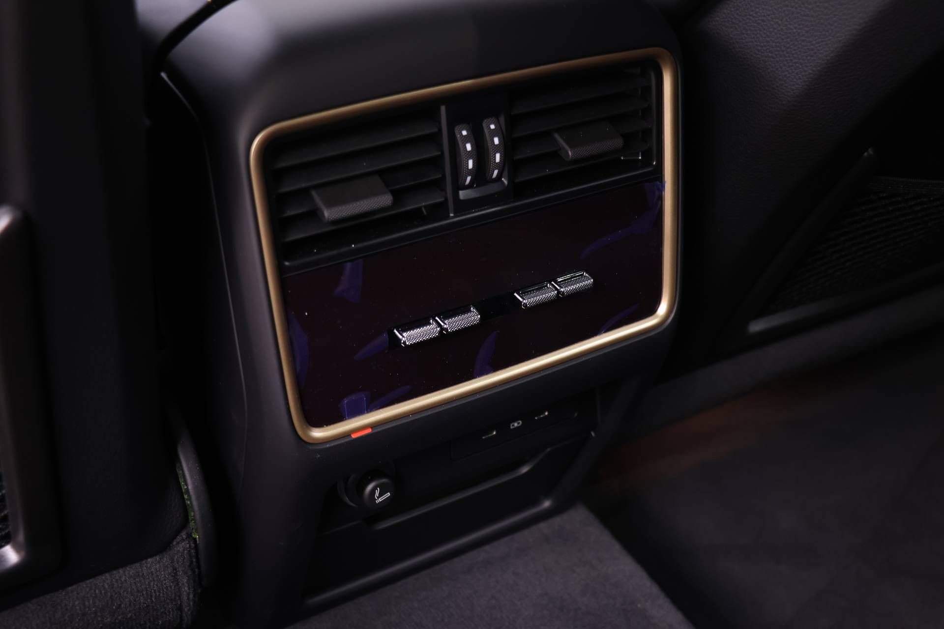 Certified 2025 Porsche Cayenne Turbo GT image 18