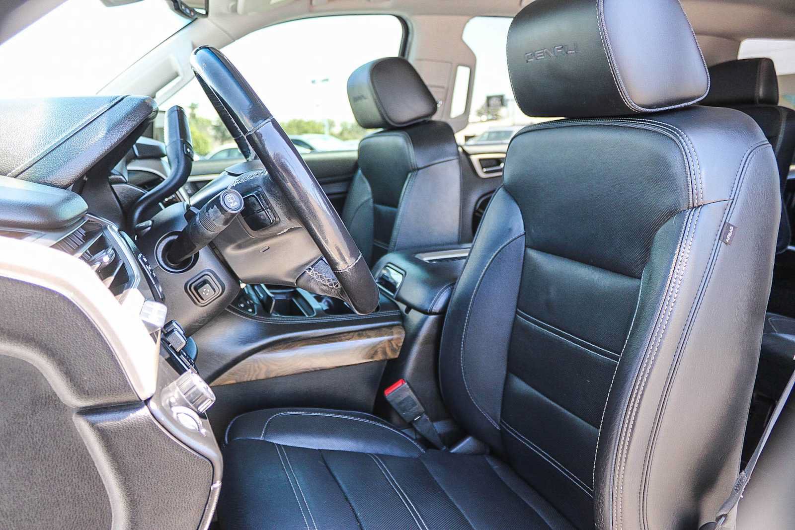 Used 2018 GMC Yukon XL Denali RWD image 17