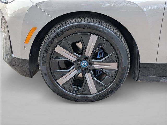 Used 2024 BMW iX xDrive50 w/ Sport Package image 9