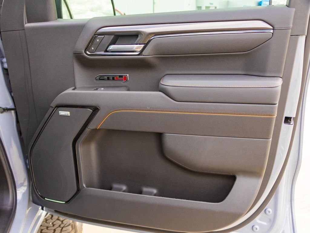 New 2025 GMC Sierra 1500 AT4 w/ AT4 Premium Package AWD/4WD image 17