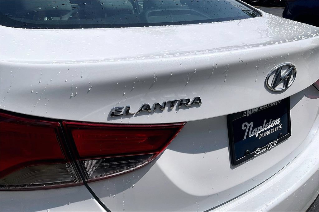 Used 2015 Hyundai Elantra SE FWD image 9