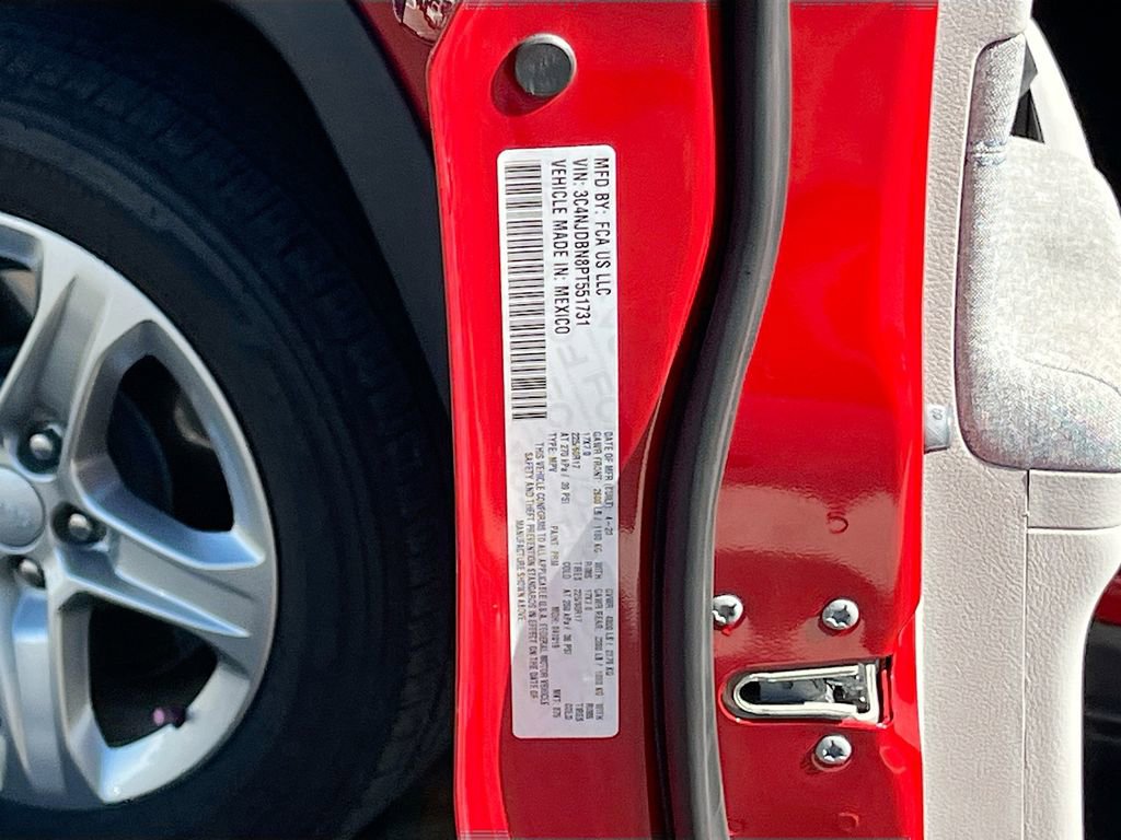 Certified 2023 Jeep Compass Latitude w/ Convenience Group image 28