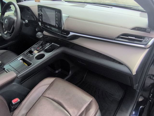 Used 2022 Toyota Sienna Platinum AWD/4WD image 39
