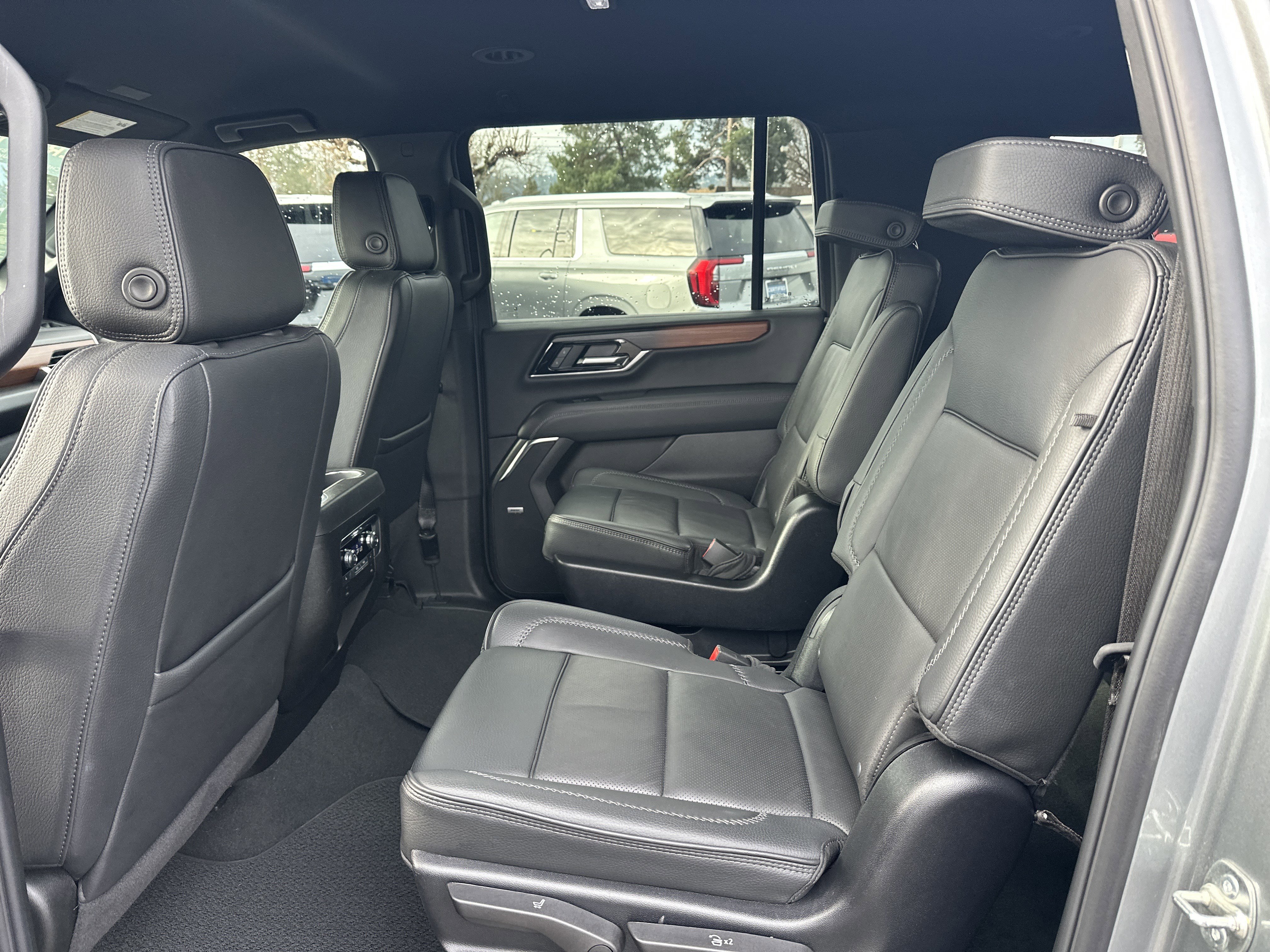 Certified 2025 GMC Yukon XL Denali image 11