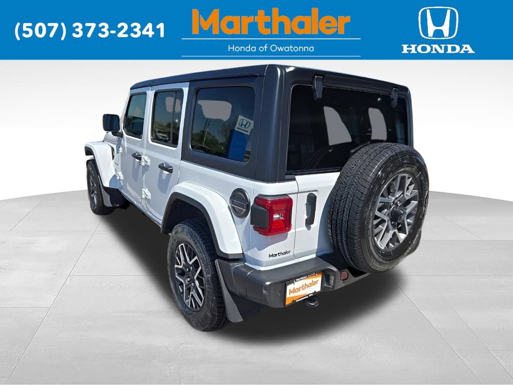 Used 2024 Jeep Wrangler Unlimited Sahara w/ Technology Group AWD/4WD image 3