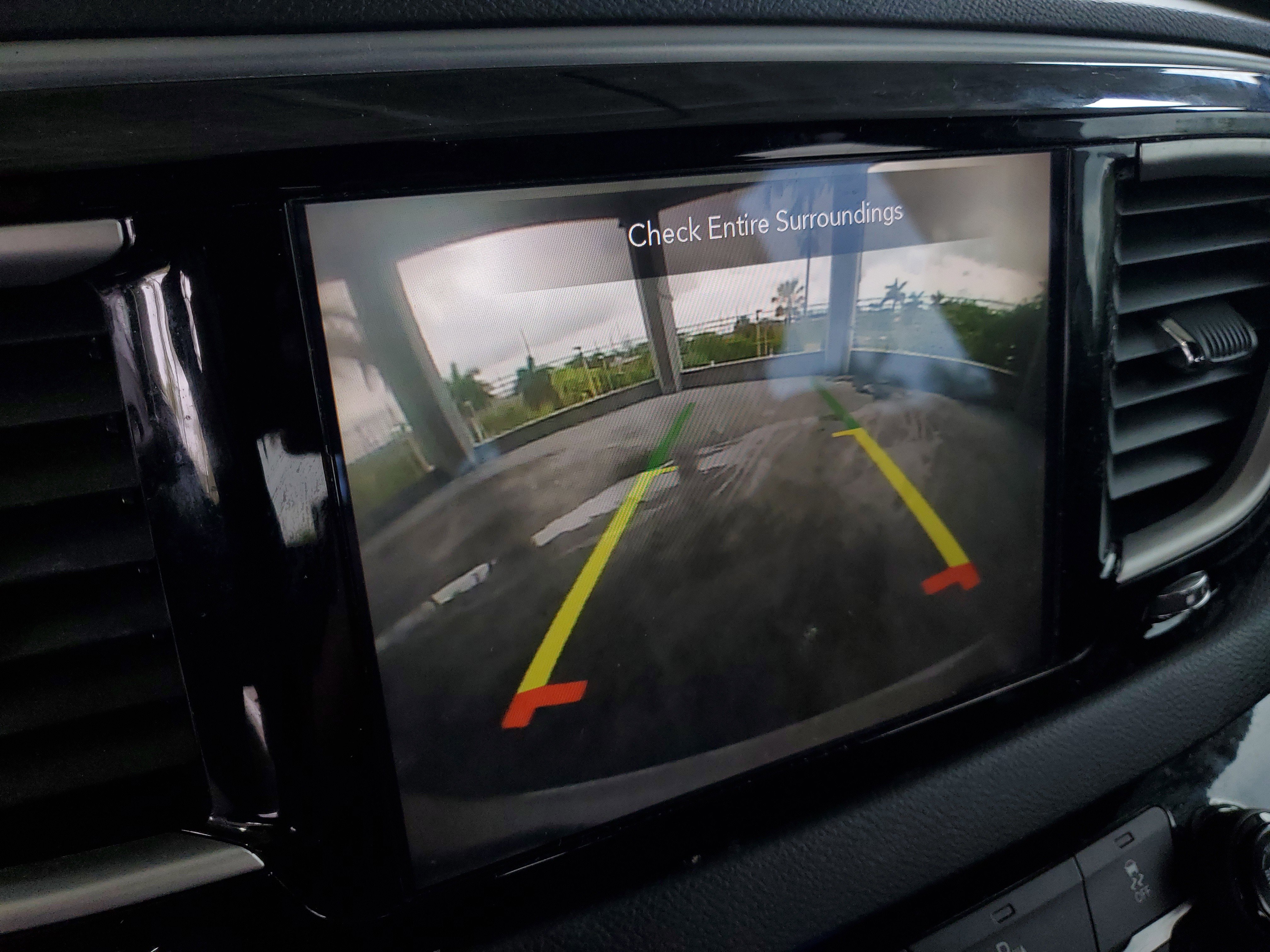 Used 2020 Chrysler Pacifica Touring-L Plus FWD image 27