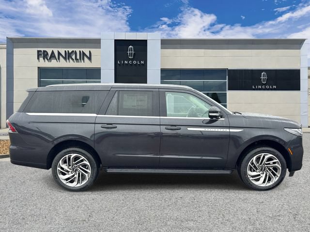 New 2026 Lincoln Navigator L Premier AWD/4WD image 8