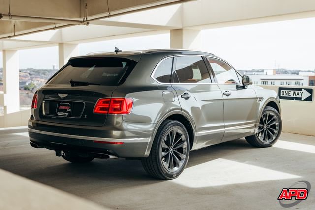 Used 2017 Bentley Bentayga image 62