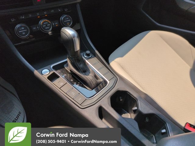 Used 2020 Volkswagen Jetta R-Line FWD image 18