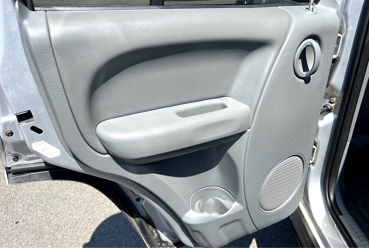 Used 2005 Jeep Liberty Renegade image 11
