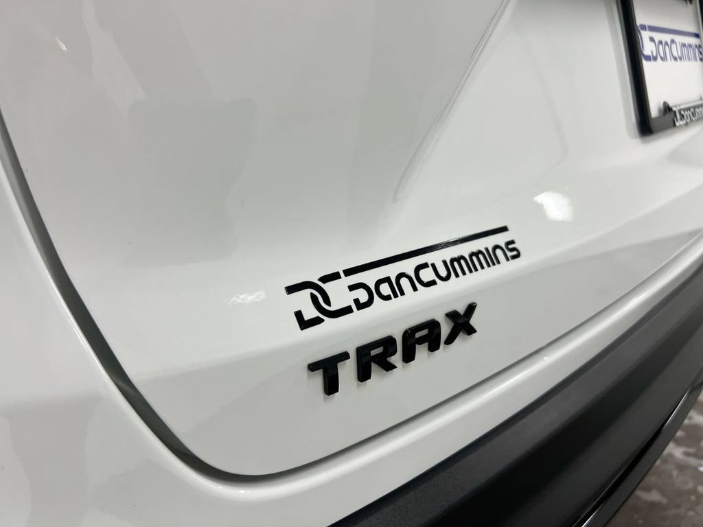 Used 2024 Chevrolet Trax RS FWD image 20