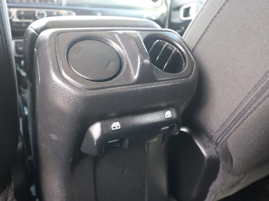 Used 2022 Jeep Wrangler Unlimited Sport image 12