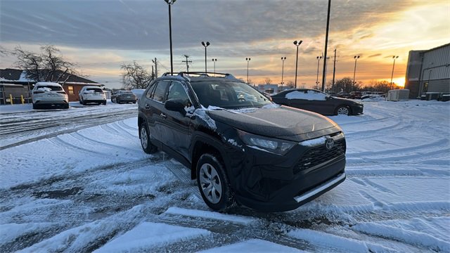 Used 2021 Toyota RAV4 LE image 27