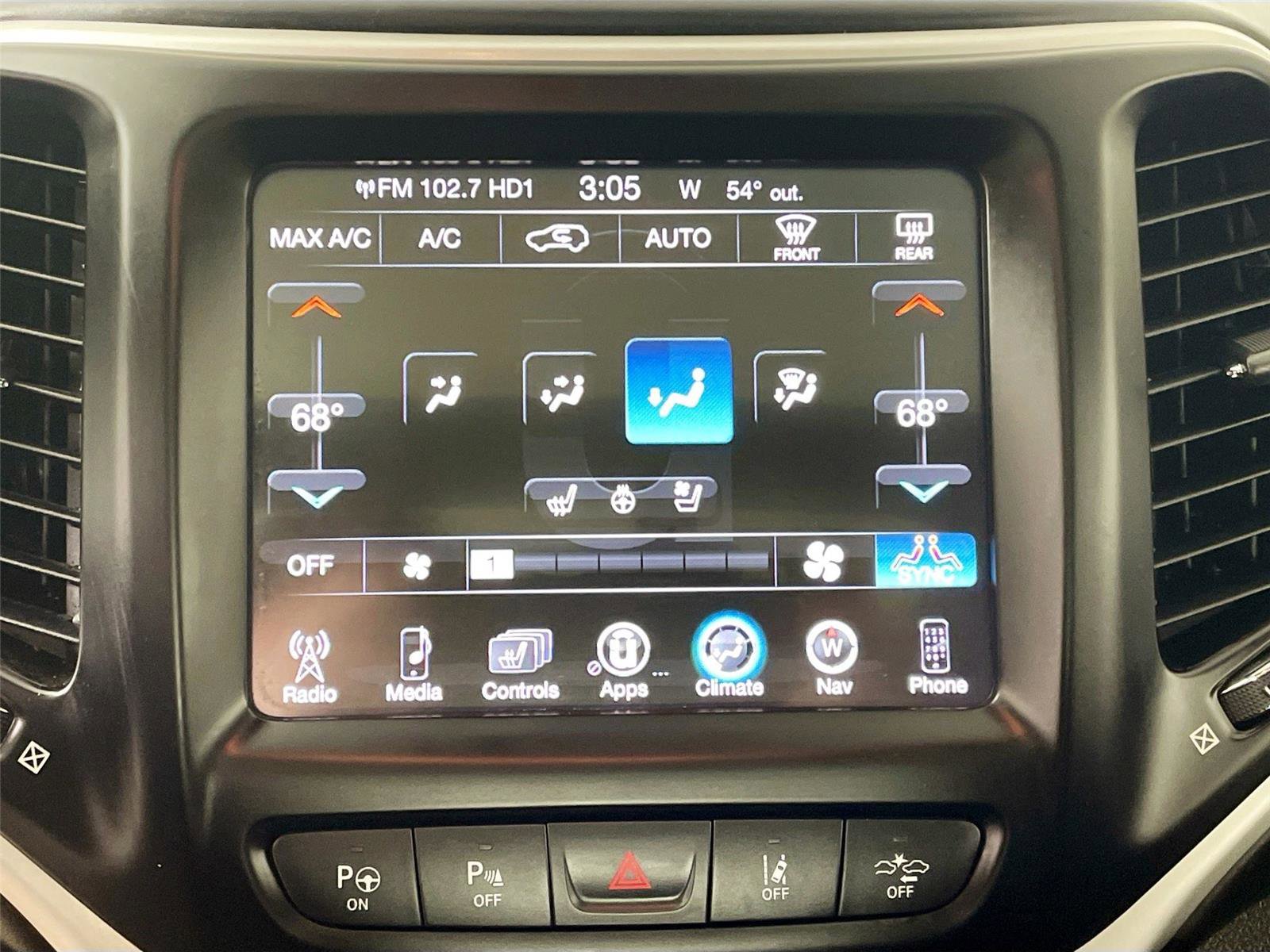 Used 2017 Jeep Cherokee Overland w/ Technology Group image 9