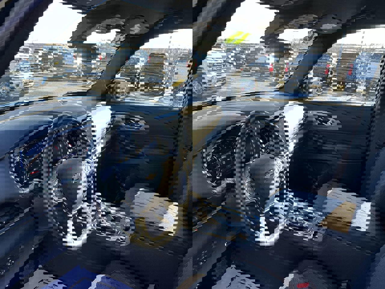 Used 2023 Chevrolet Traverse LT image 25