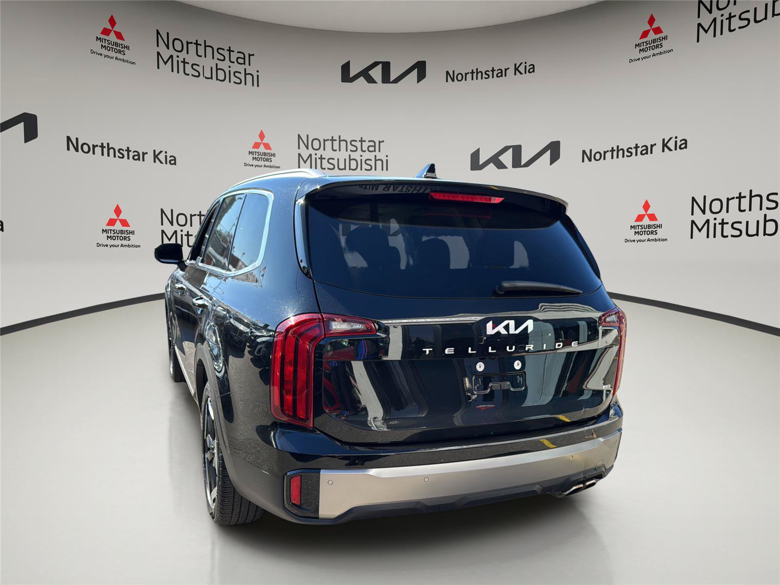 Used 2025 Kia Telluride S AWD/4WD image 4