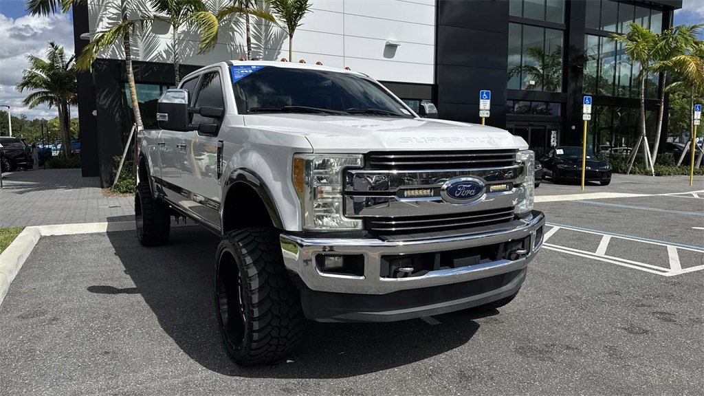 Used 2017 Ford F350 Lariat w/ Chrome Package image 8