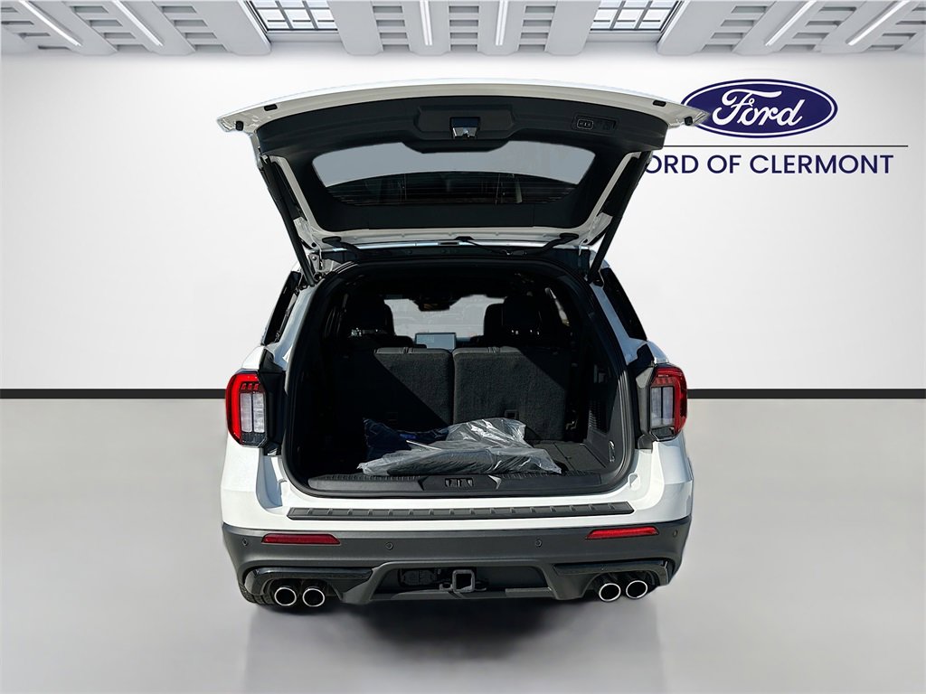 Certified 2025 Ford Explorer ST image 26