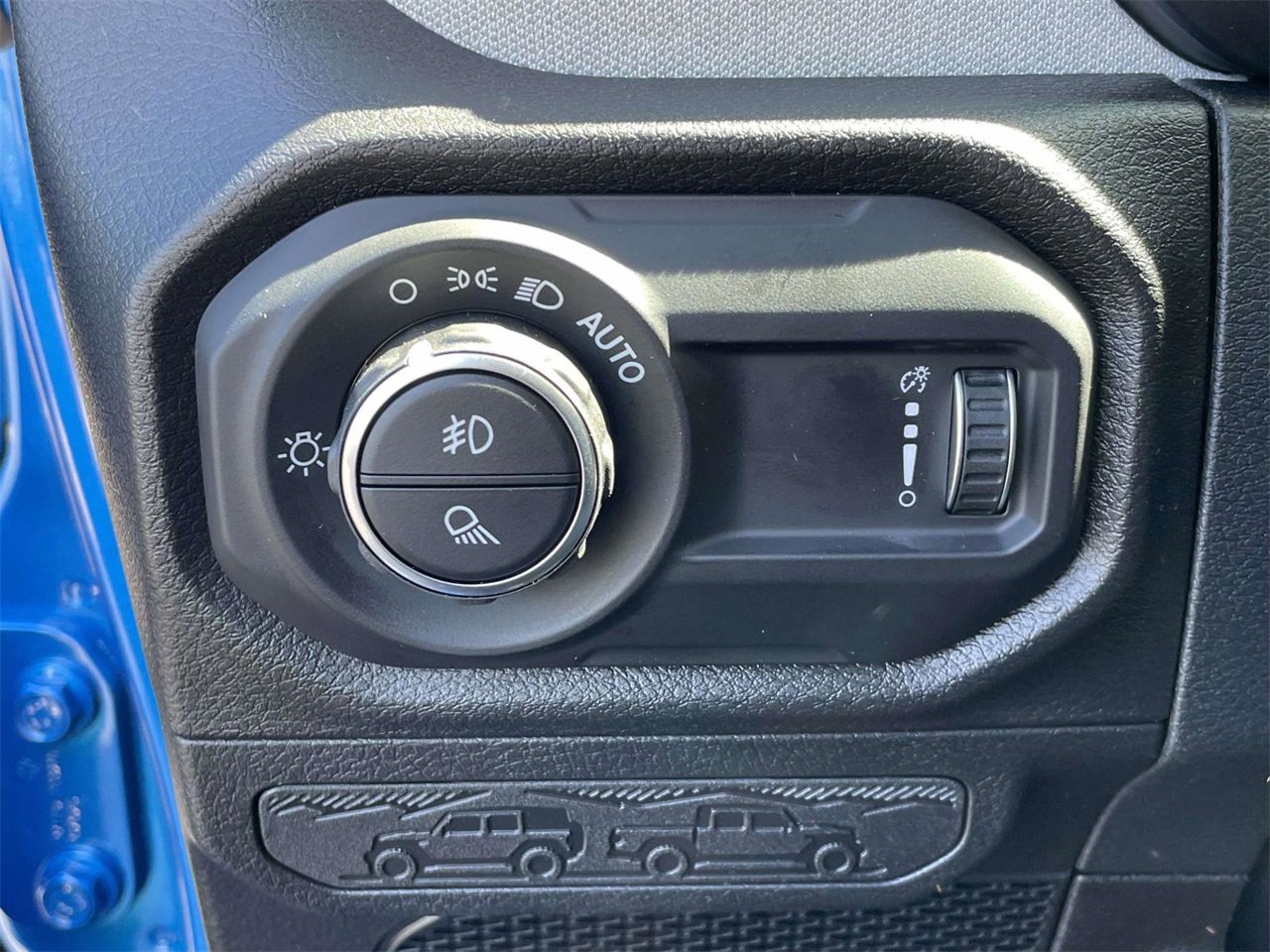 New 2025 Jeep Gladiator Sport image 12