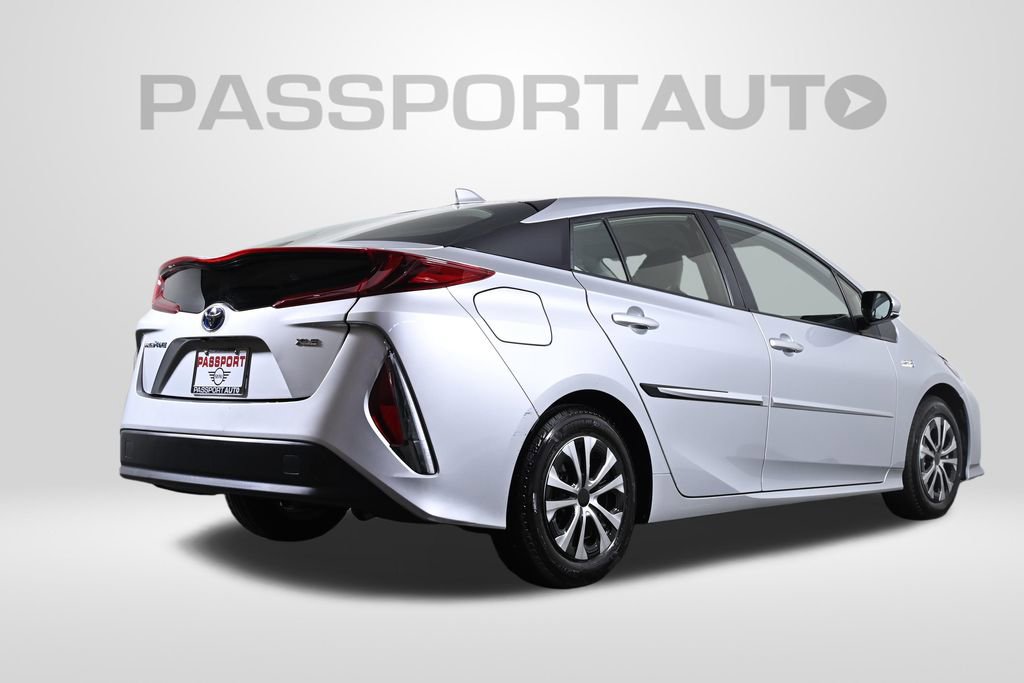 Used 2022 Toyota Prius Prime XLE image 9