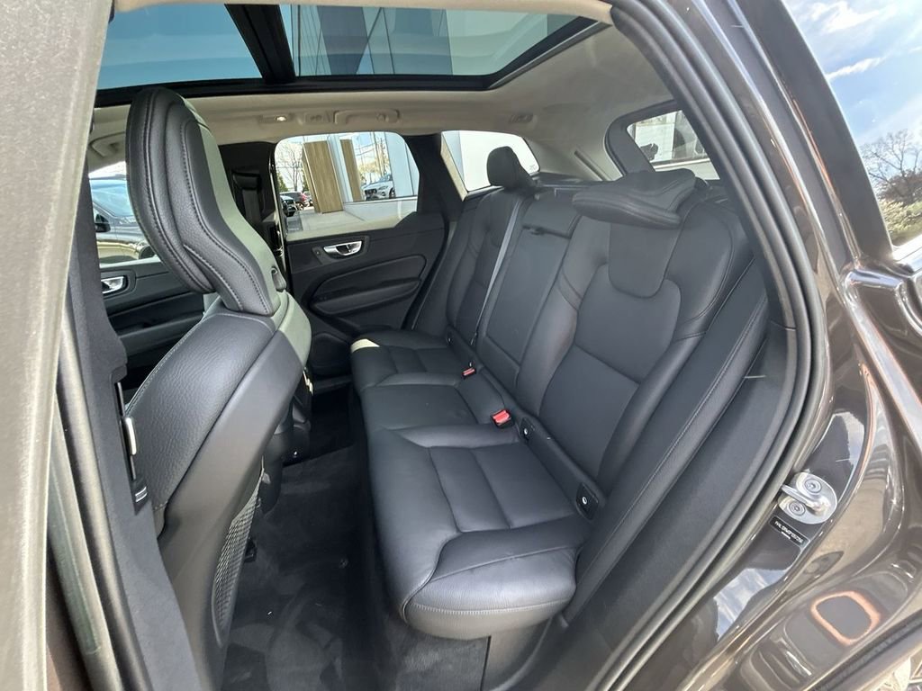 Certified 2023 Volvo XC60 B5 Plus w/ Climate Package AWD/4WD image 23