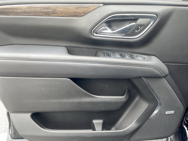 Used 2023 Chevrolet Suburban Premier AWD/4WD image 13